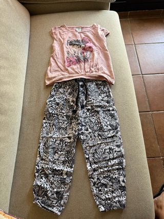 Conjunto niña top y pantalón estampado