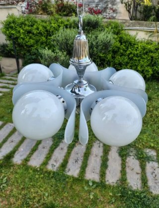 Lampada vintage in metacrilato e opaline