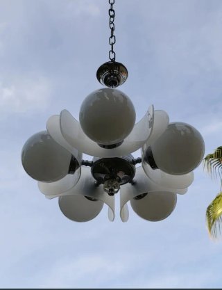 Lampada vintage in metacrilato e opaline