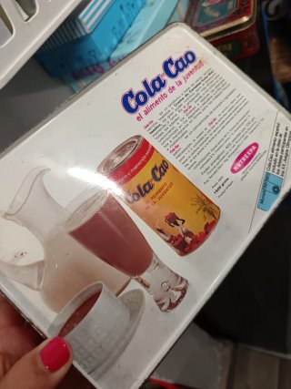 Caja metálica antigua Cola Cao