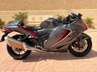 Suzuki Hayabusa Gris y Rojo
