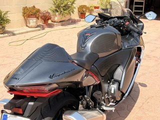 Suzuki Hayabusa Gris y Rojo