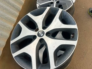 Juego de 4 Llantas Kia Sportage 19 pulgadas
