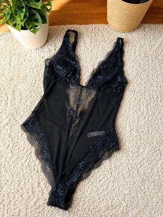 Body de encaje negro semitransparente- de USA