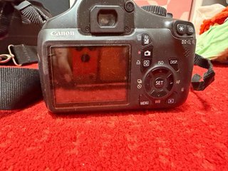 Fotocamera Canon EOS 1100D con obiettivo Tamron
