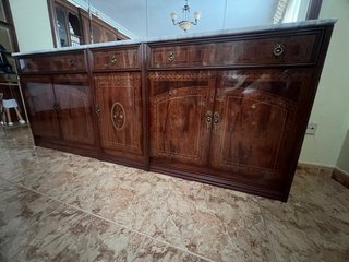 Aparador de salón madera y mármol