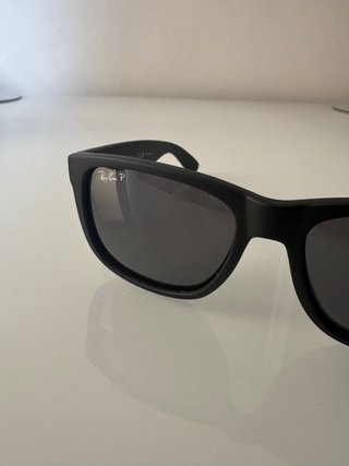 Occhiali da sole Ray-Ban neri polarizzati