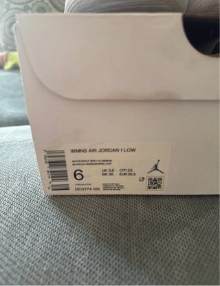 Air Jordan 1 Mid Rosa e Bianco