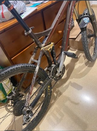 Bicicleta de montaña doble suspension Specialized