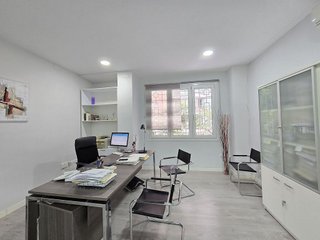 Oficina en alquiler en La Malagueta - La Caleta en Málaga