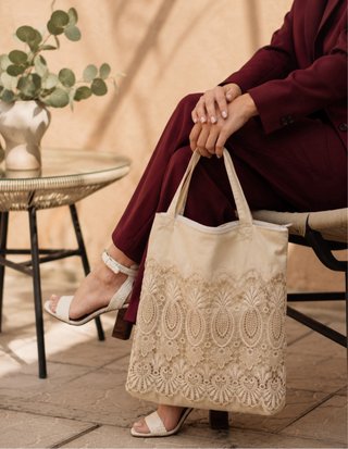 Borsa fatta a mano beige pizzo vintage