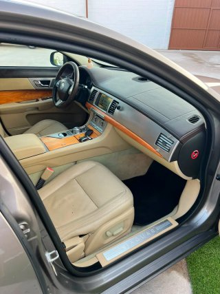 Jaguar XF 2010 Biturbo V6 Diesel