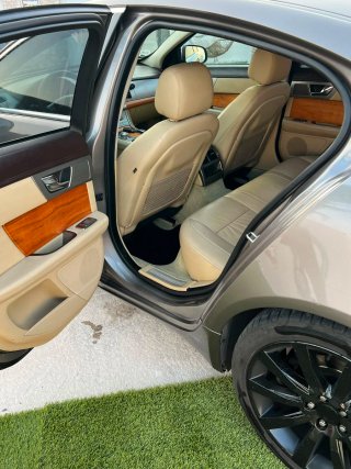 Jaguar XF 2010 Biturbo V6 Diesel