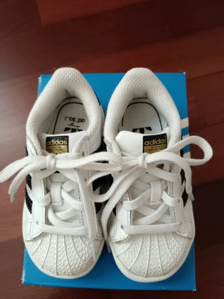 Playeros Adidas Superstar Bebé Talla 22