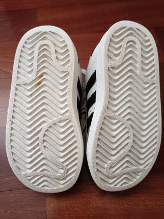 Playeros Adidas Superstar Bebé Talla 22