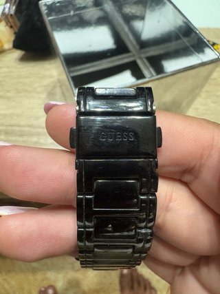 Reloj Guess Negro con Circonitas