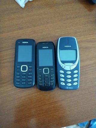 3 Telefoni Nokia Neri e Blu