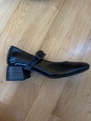 Zapatos negros con tacón