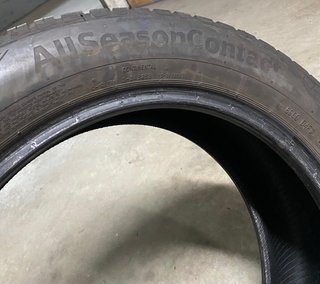 Neumático Continental AllSeasonContact 225/55 R17