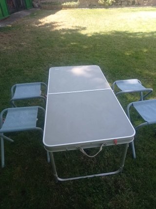 Mesa y 4 Sillas Camping Plegables