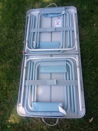 Mesa y 4 Sillas Camping Plegables