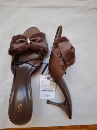 Sandalias nuevas Zara tacón satinadas marrón
