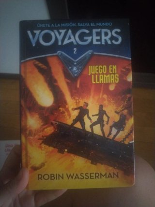 Rote de libros como nuevos