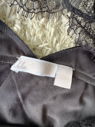 Body: terciopelo y encaje negro – Comprado en USA