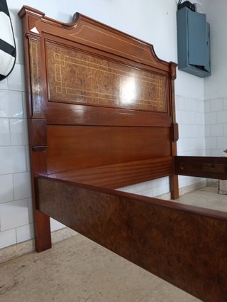Cama neoclásica 135cm madera noble marquetería