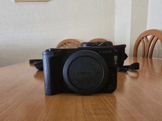 Fotocamera Canon R50 V nuova senza uso