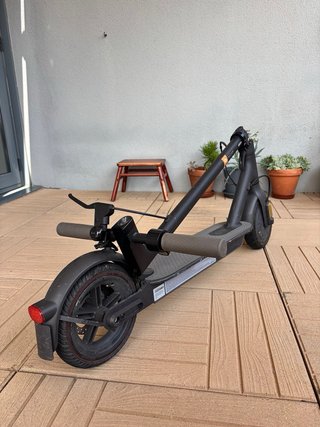 Xiaomi Scooter 1S + Rueda de repuesto y cargador