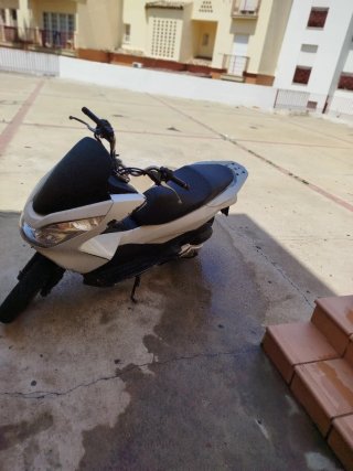 Honda PCX Maxi Scooter