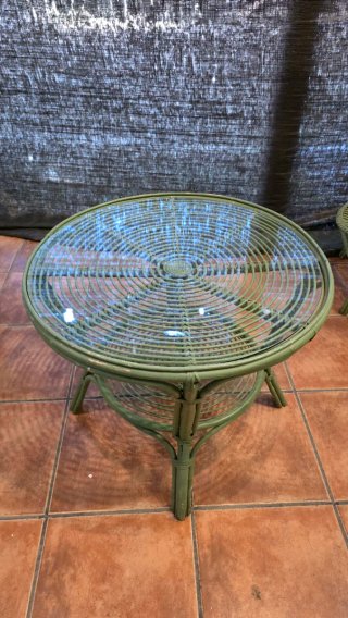 Conjunto mesa y 4 sillas mimbre verde