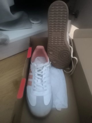 Adidas samba blanco y salmón