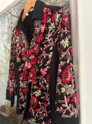 Camicia Nara in pizzo a fiori
