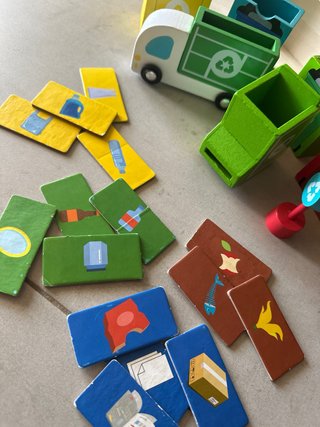 Estación de reciclaje madera infantil