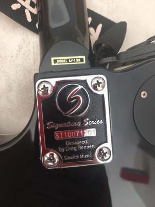 Kit Guitarra Eléctrica Negra + Amplificador+ Funda