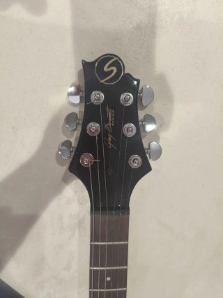 Kit Guitarra Eléctrica Negra + Amplificador+ Funda