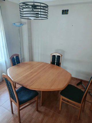 Mesa comedor extensible + 4 sillas