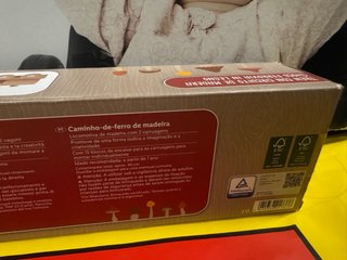 Tren de madera para bebé