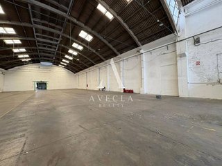 Nave industrial en alquiler en Almeda - El Corte Inglés en Cornellà de Llobregat