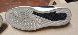 Scarpe Superga nere e bianche