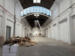 Nave industrial en alquiler en Almeda - El Corte Inglés en Cornellà de Llobregat