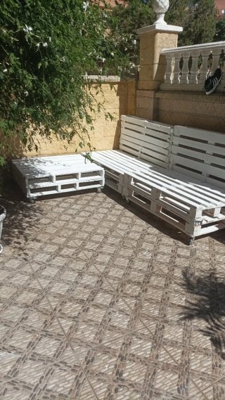 Banco de Palets Blanco para Jardín, son 3 muebles