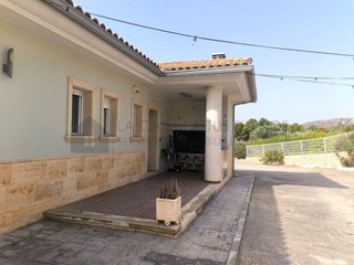 Chalet en alquiler en Sax