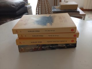 Capitán Alatriste. Lote 4 libros.