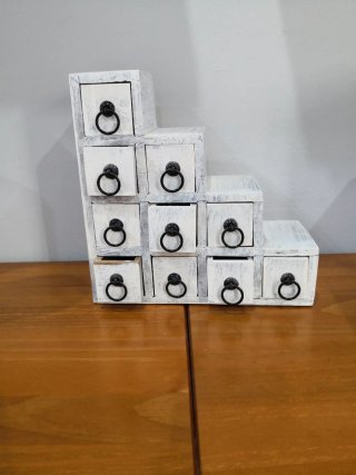 Mueble de sobremesa con cajones