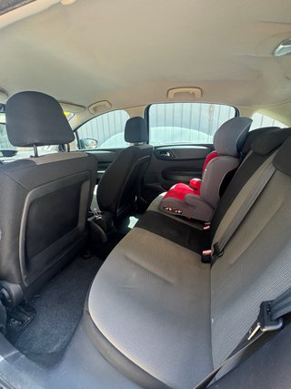 Citroen C4 negro