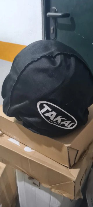 Casco de moto negro mate TAKAI