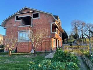 Chalet en venta en Sarria